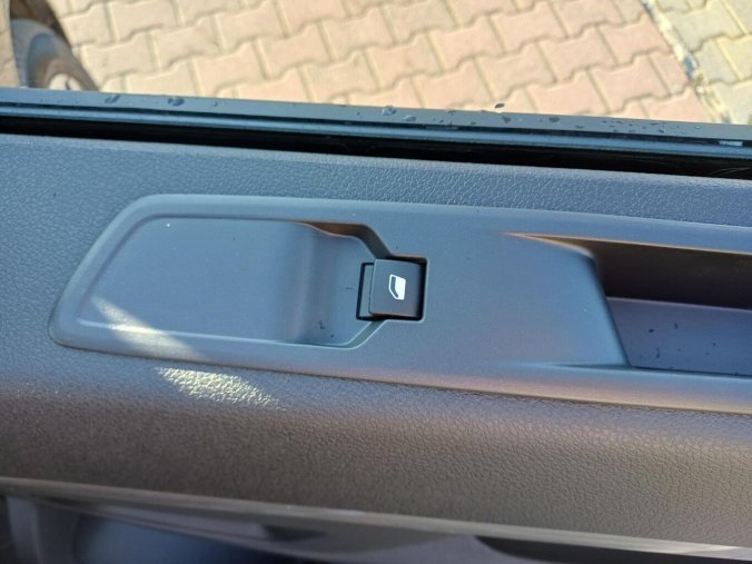 Peugeot Traveller, Peugeot Traveller Active L2 2.2 BlueHDi 150 MAN, barva zelená