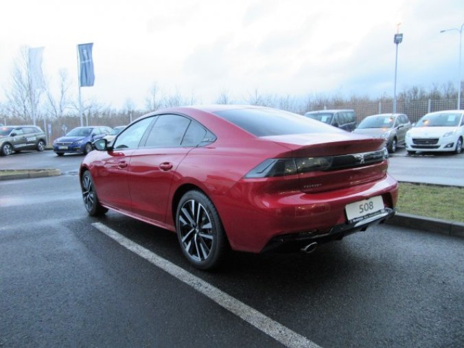 Peugeot 508, GT 225k EAT8, barva červená