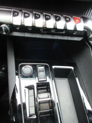 Peugeot 5008, Peugeot 5008 ALLURE BlueHDi 130 S&S EAT 8, barva šedá
