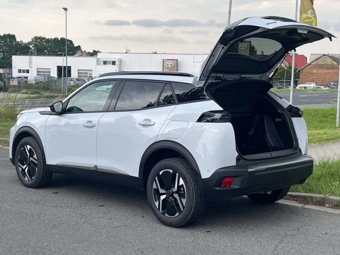 Peugeot 2008, Peugeot 2008 ALLURE PureTech 100 S&S MAN6, barva bílá
