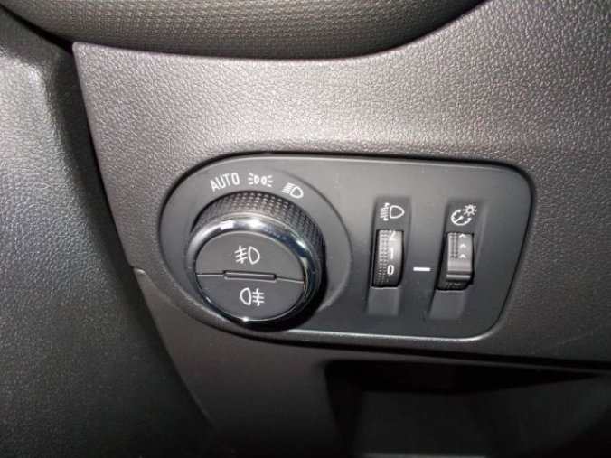 Opel Crossland X, Edition F 12 XHL (81kW / 110HP, barva červená