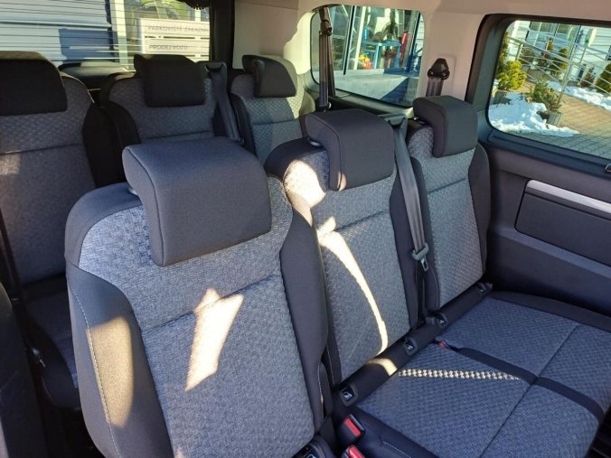 Peugeot Traveller, Peugeot Traveller Active L2 2.2 BlueHDi 150 MAN, barva zelená