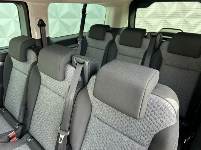 Peugeot Traveller, Peugeot Traveller Active Long 2.0 BlueHDi 180, barva zelená