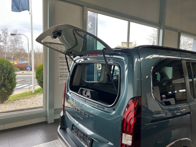 Peugeot Rifter, Peugeot Rifter ALLURE BlueHDi 100 S&S MAN6, barva modrá