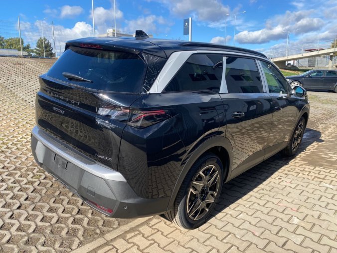 Peugeot 5008, Peugeot 5008 GT Hybrid 145 e-DCS6 - EL. SEDAČKY - 1225, barva černá