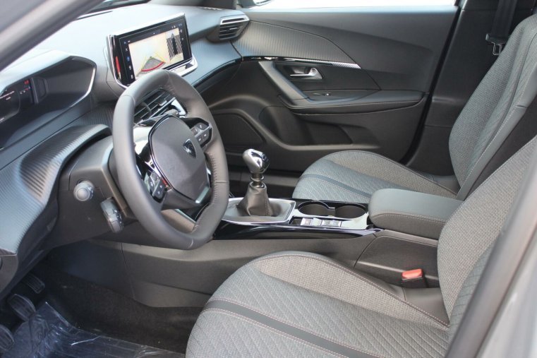 Peugeot 2008, Peugeot 2008 ALLURE Hybrid 145 e-DCS6, barva šedá