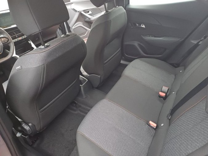 Peugeot 2008, Peugeot 2008 STYLE Hybrid 110 e-DCS6, barva šedá