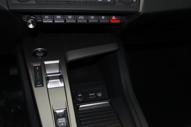 Peugeot 408, Peugeot 408 ALLURE Hybrid 145 e-DCS6, barva modrá
