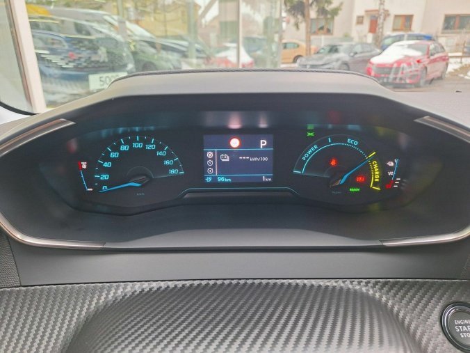Peugeot 208, Peugeot 208 e-ALLURE Elektromotor 100 kW/1, barva červená