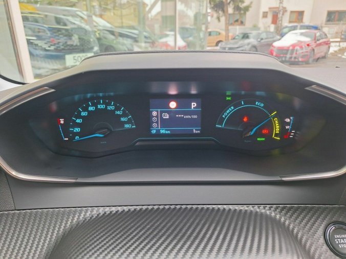 Peugeot 208, Peugeot 208 e-ALLURE Elektromotor 100 kW/1, barva červená