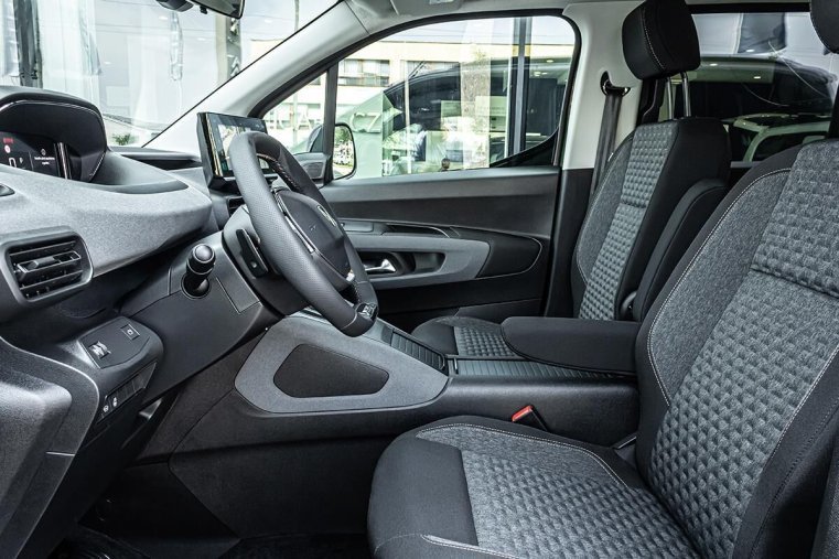 Peugeot Rifter, Peugeot Rifter 1,5 LONG GT 7 míst EAT8 130k, barva bílá
