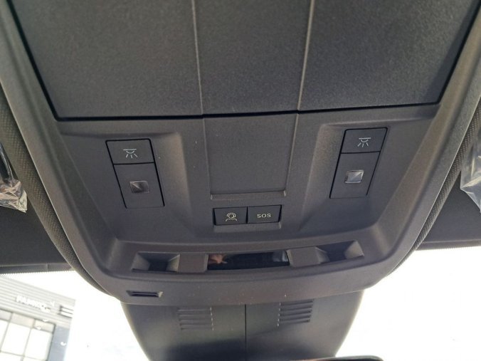 Peugeot 3008, Peugeot 3008 3008 GT Hybrid 145 e-DCS6, barva šedá