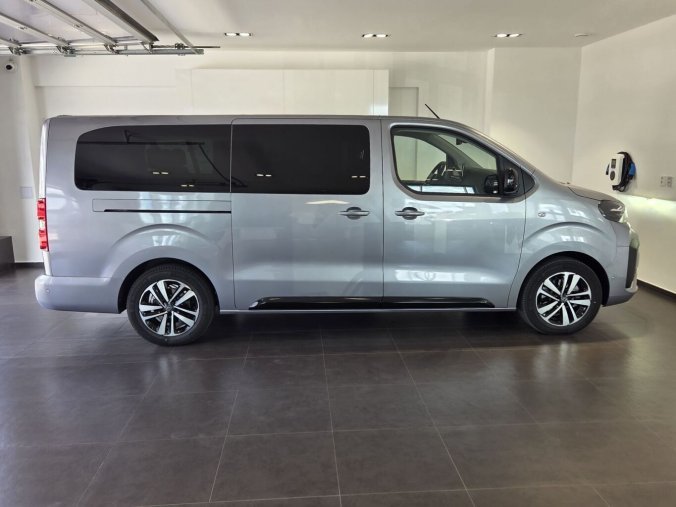 Peugeot Traveller, Peugeot Traveller ALLURE Long 2.2 BHDi 180k EAT8, barva šedá