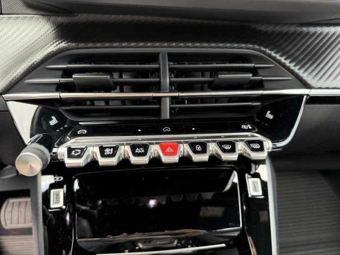 Peugeot 2008, Peugeot 2008 ALLURE Hybrid  1,2 145 e-DCS6, barva modrá