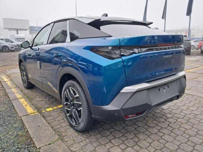 Peugeot 3008, Peugeot 3008 3008 GT Hybrid 145 e-DCS6, barva modrá