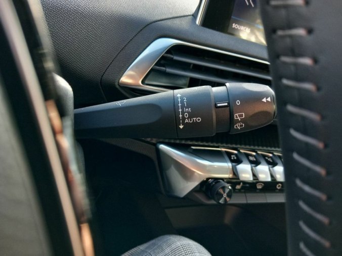 Peugeot 5008, Peugeot 5008 Active Pack PureTech 130 S&amp, barva bílá