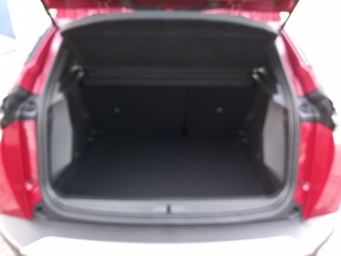 Peugeot 2008, Peugeot 2008 Style PurTech 100 k, barva červená