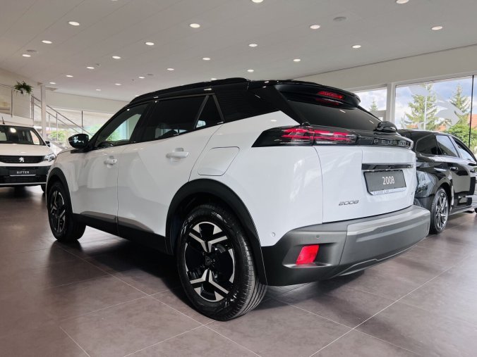 Peugeot 2008, Peugeot 2008 GT HYBRID 145k, Automat, barva bílá