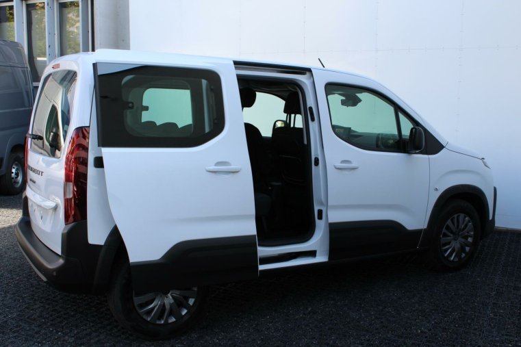 Peugeot Rifter, Peugeot Rifter ALLURE BlueHDi 130 MAN6 N1, barva zelená