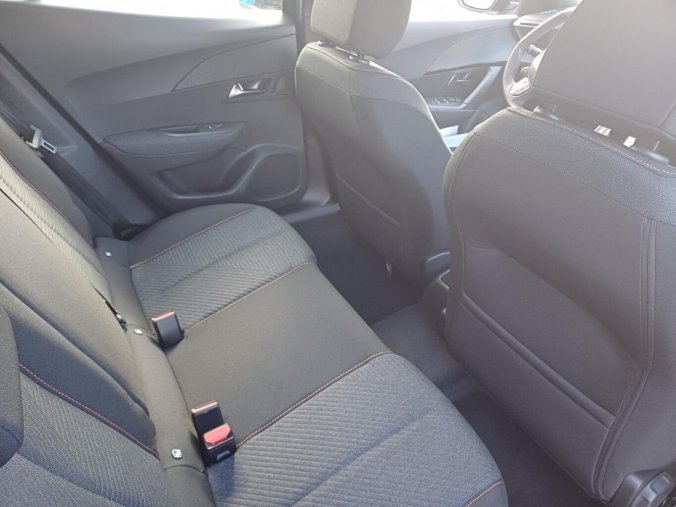 Peugeot 2008, Peugeot 2008 STYLE Hybrid 110 e-DCS6, barva modrá