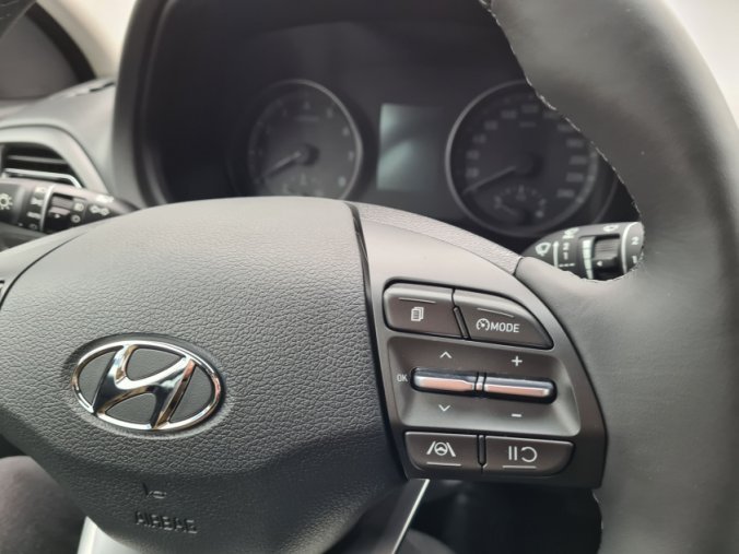 Hyundai i30, 1,5i 81 kW MT, barva bílá