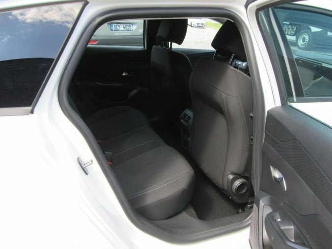Peugeot 308, Peugeot 308 SW ACTIVE 1.2 PT 130k MAN6, barva bílá