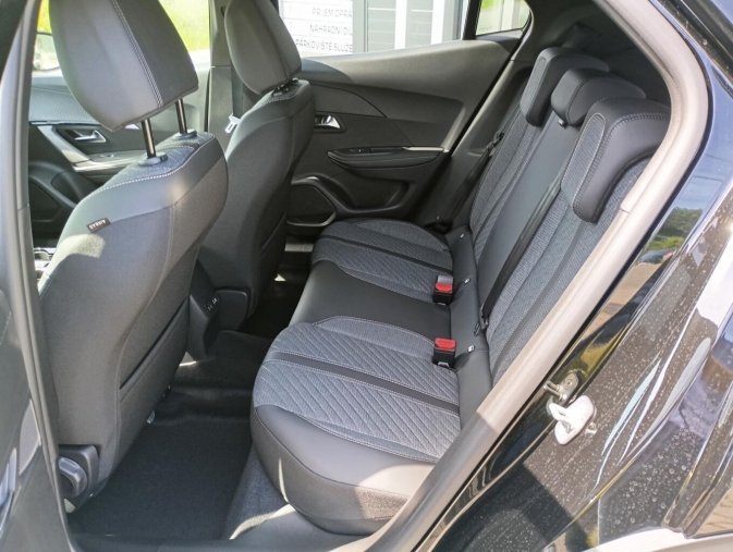 Peugeot 2008, Peugeot 2008 ALLURE PureTech 100 S&S MAN6, barva černá