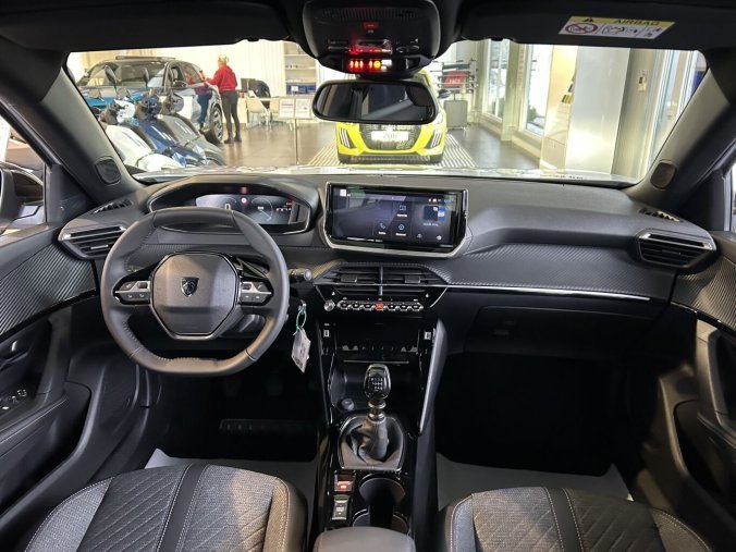 Peugeot 2008, Peugeot 2008 ALLURE PureTech 100k MAN6, barva bílá