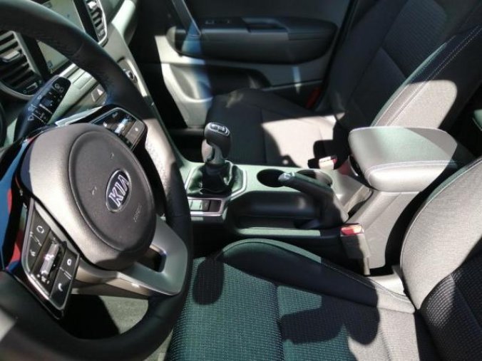 Kia Sportage, 1,6 GDi  Limit.Edice 75, barva bílá