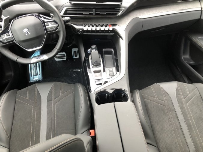 Peugeot 3008, Peugeot 3008 GT BlueHDi 130 S&S EAT8, barva červená
