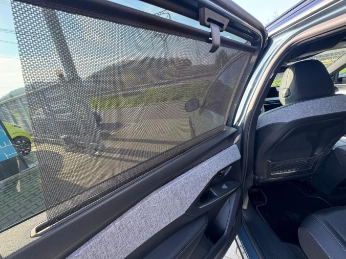 Peugeot 5008, Peugeot 5008 GT Elektromotor 157 kW / 210 k, barva modrá