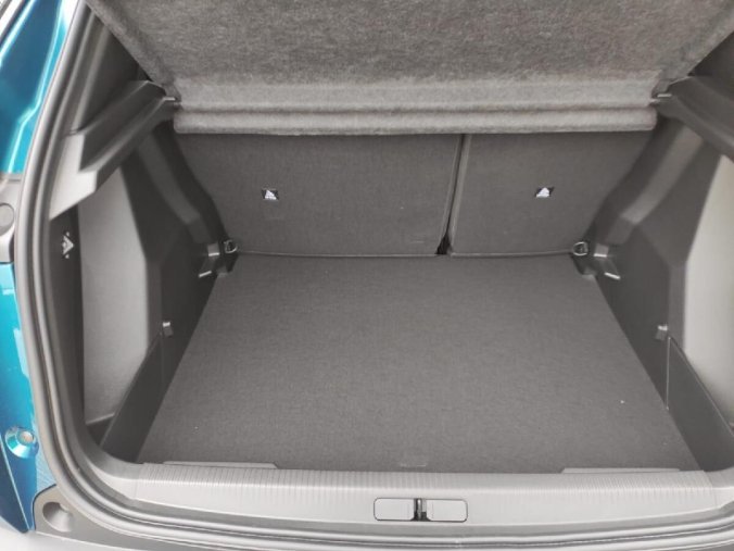 Peugeot 2008, Peugeot 2008 ALLURE 1.2 100k MAN6, barva modrá