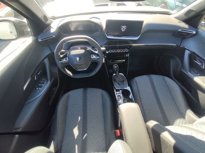 Peugeot 2008, Peugeot 2008 ALLURE 1.2 100k MAN6, barva šedá