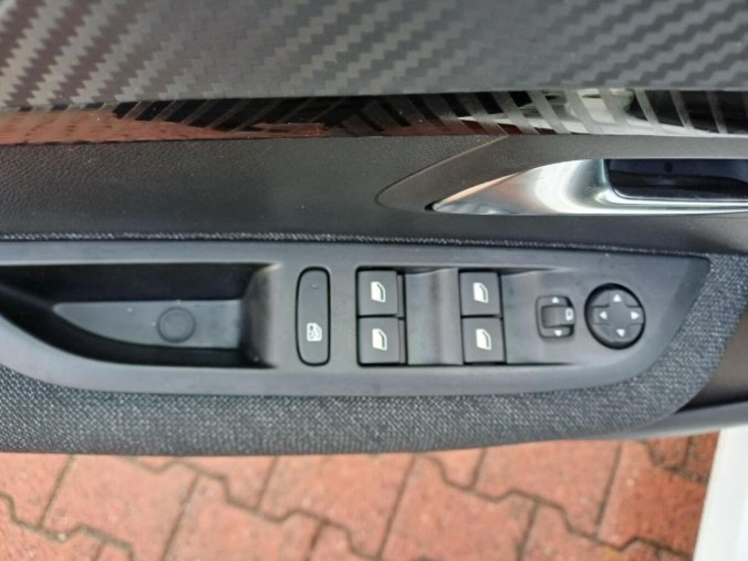 Peugeot 208, Peugeot 208 STYLE Turbo 100 MAN6, barva bílá
