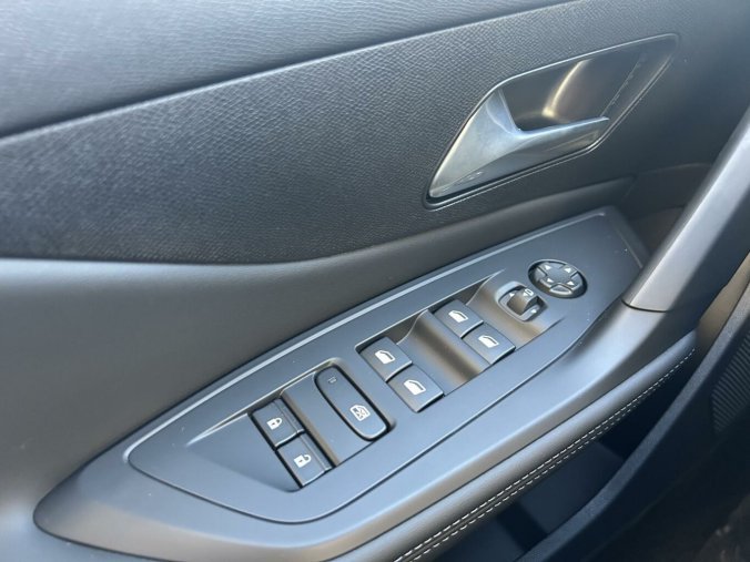 Peugeot 308, Peugeot 308 SW ALLURE Hybrid 145k e-DCS6, barva modrá