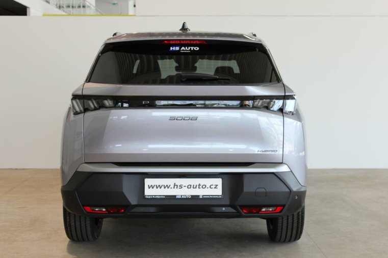 Peugeot 5008, Peugeot 5008 ALLURE Hybrid 136 e-DCS6, barva stříbrná