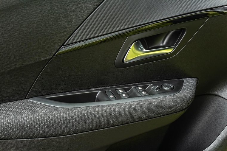 Peugeot 208, Peugeot 208 1,2 STYLE PureTech 100 S&S MAN, barva žlutá