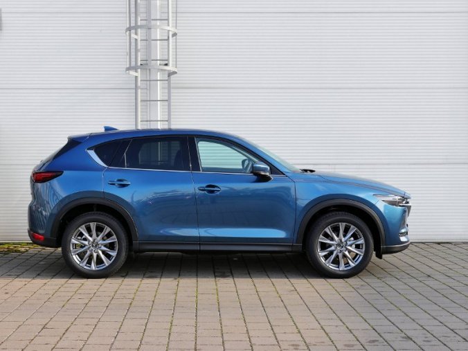 Mazda CX-5, 2,0 Skyactiv-G 165k/121kW MAN, barva modrá