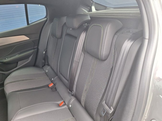 Peugeot 408, Peugeot 408 GT Hybrid 145 e-DCS6, barva šedá