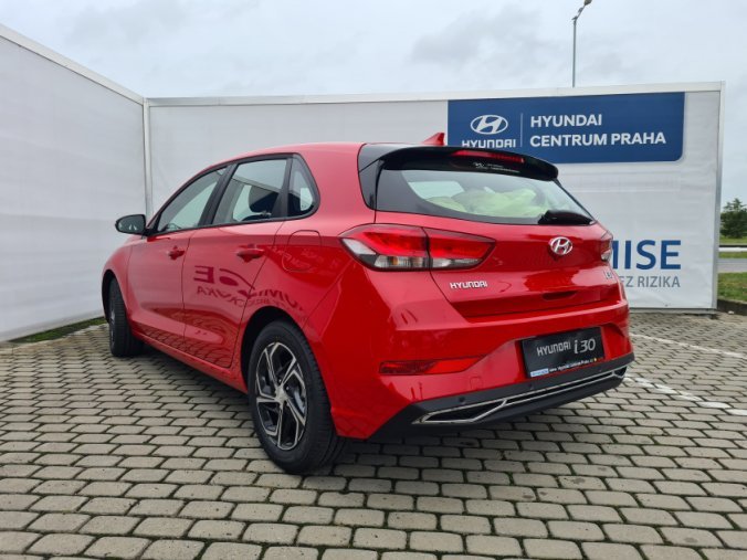 Hyundai i30, 1,0 T-GDI 88 kW MT, barva červená