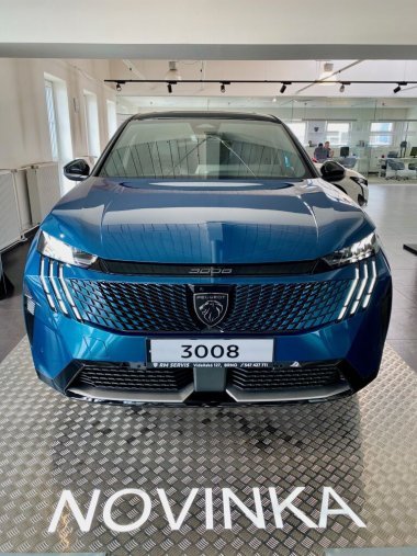 Peugeot 3008, Peugeot 3008 E-3008 GT 157 kW 210 k (Baterie 73 kWh), barva modrá