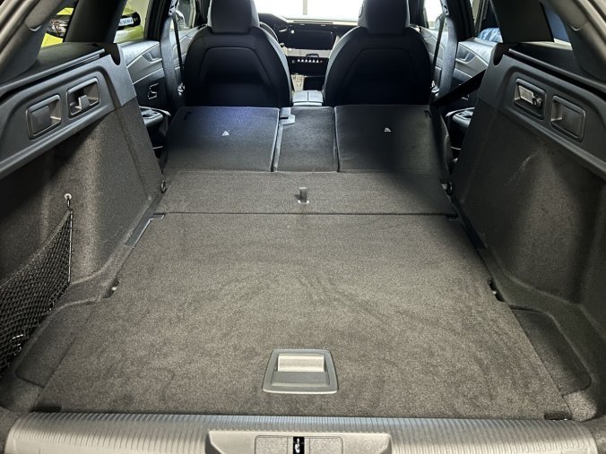 Peugeot 308, Peugeot 308 SW GT Hybrid 145 e-DCS6, barva šedá