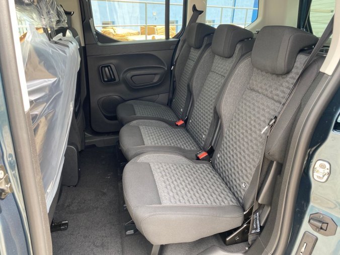 Peugeot Rifter, Peugeot Rifter GT BlueHdi 130 EAT8 - 7705, barva modrá