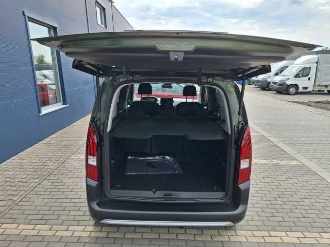 Peugeot Rifter, Peugeot Rifter GT BHDi 130 EAT8, barva zelená