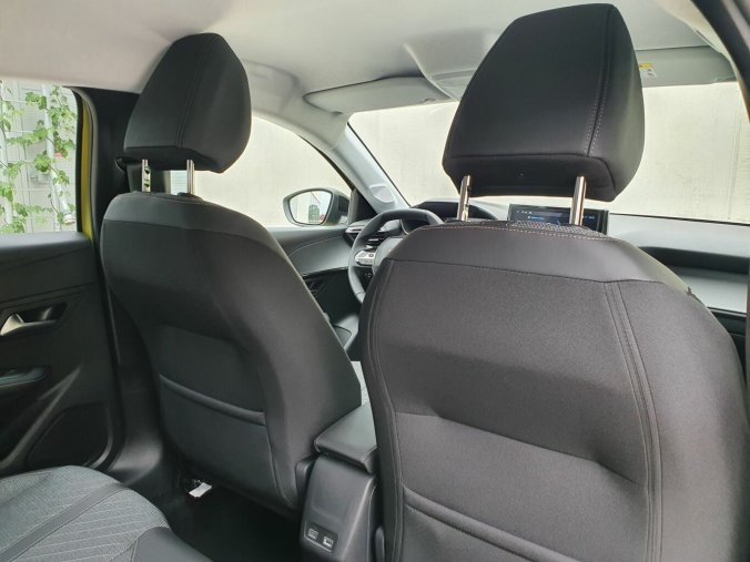 Peugeot 208, Peugeot 208 ALLURE PureTech 100 S&S MAN6, barva žlutá