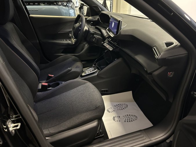 Peugeot 2008, Peugeot 2008 BUSINESS Hybrid 110 e-DCS6, zadní kamera, navigace, barva bílá