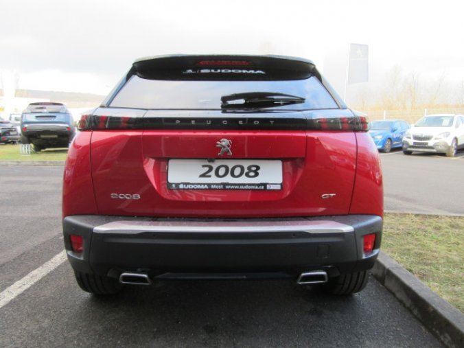 Peugeot 2008, GT PACK 1.2 PureTech EAT8, barva červená