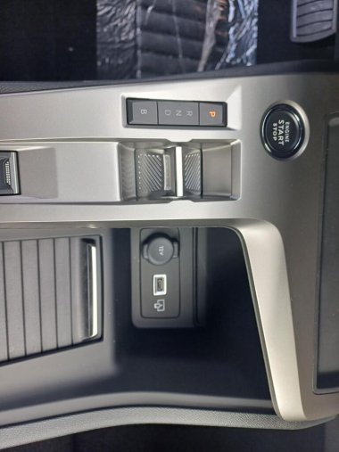 Peugeot 308, Peugeot 308 SW Allure BlueHDi 130 k, barva šedá