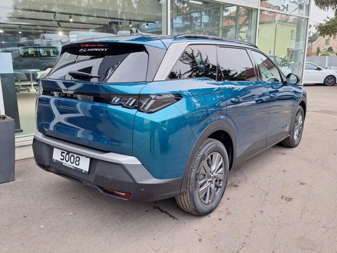 Peugeot 5008, Peugeot 5008 ALLURE Hybrid 145 e-DCS6, barva modrá