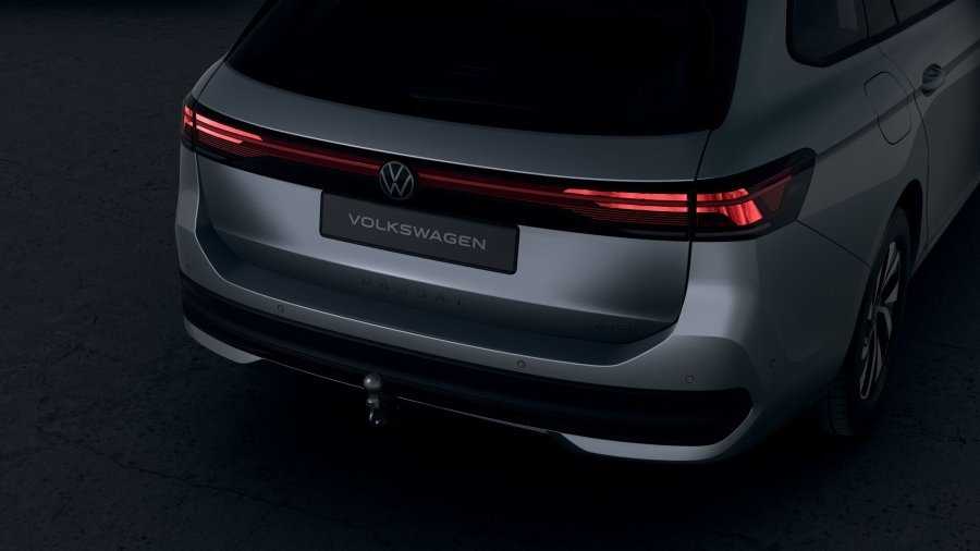 Volkswagen Passat, Passat 1,5 eTSI 110 kW mHEV, barva stříbrná